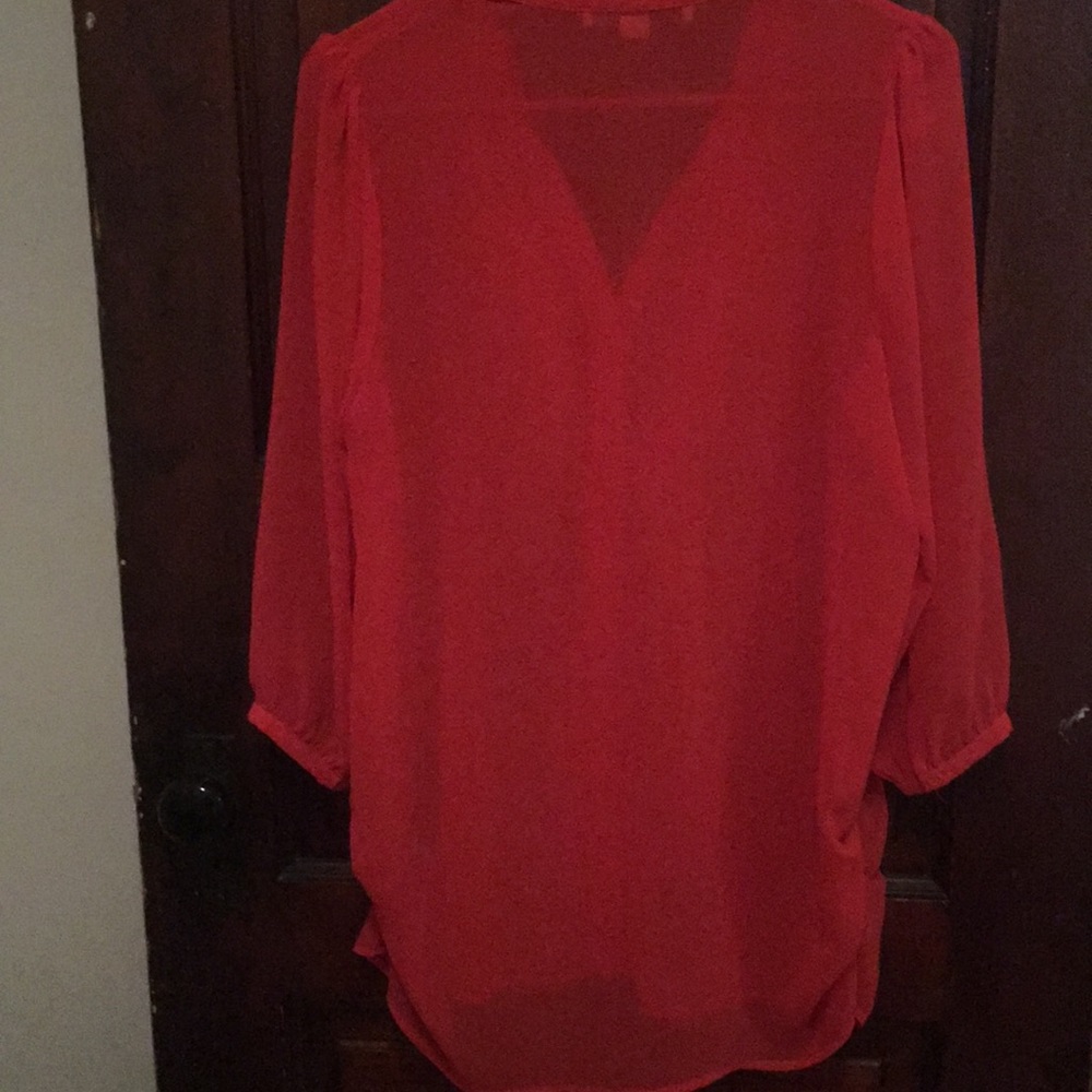 Red top - Picture 5 of 5